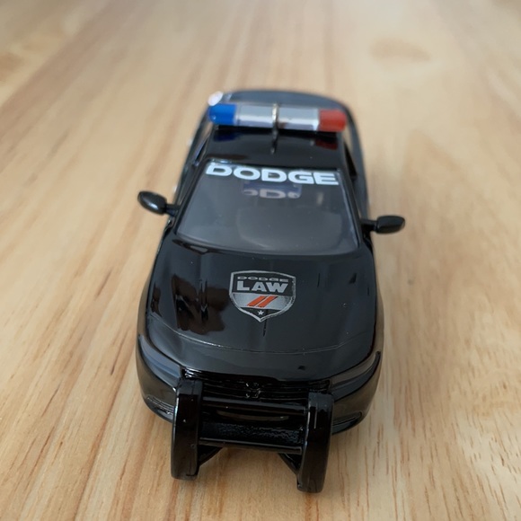 Hallmark 2019 Dodge Charger Police ornament - Picture 2 of 7